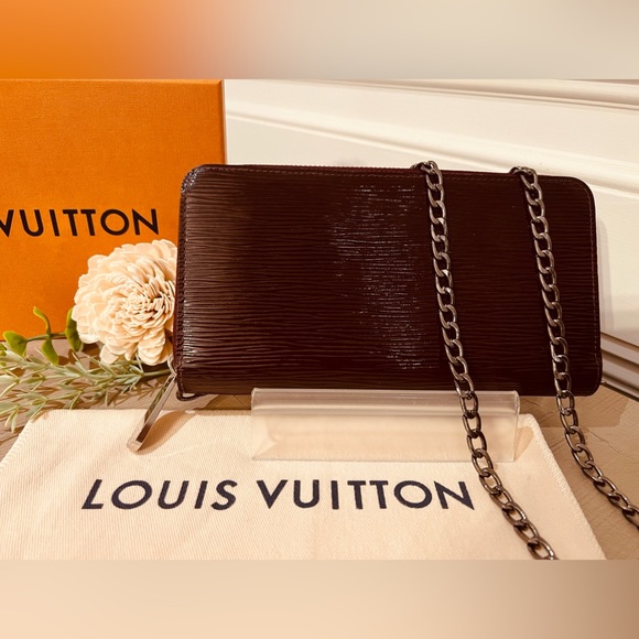LIKE NEW! LV Plum ELECTRIC Epi Zip Around Wallet FULL INCLUSION - Picture 3 of 16